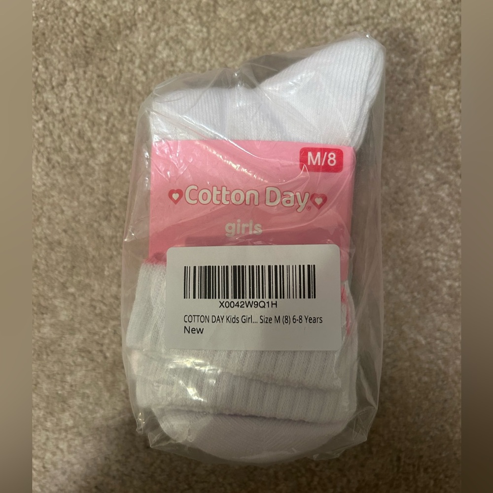 NWT size 10-13 kids cotton day socks!